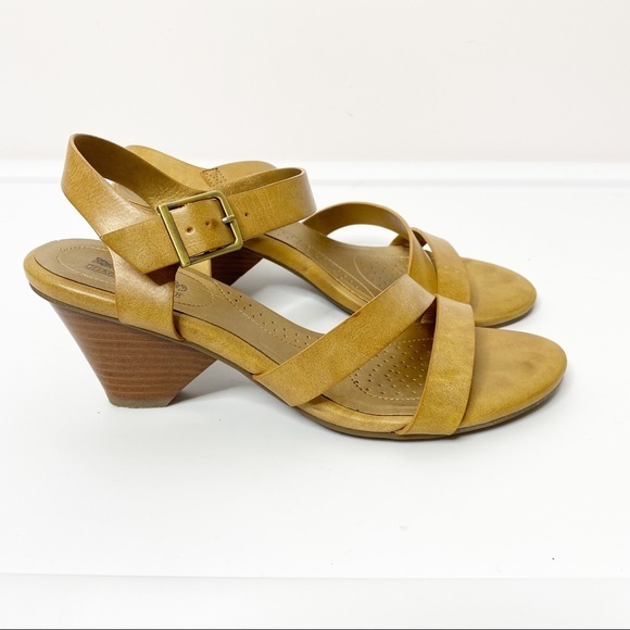 Coach and Four Shoes - Coach and Four Tan Ankle Strappy Sandals With Heels Size 9